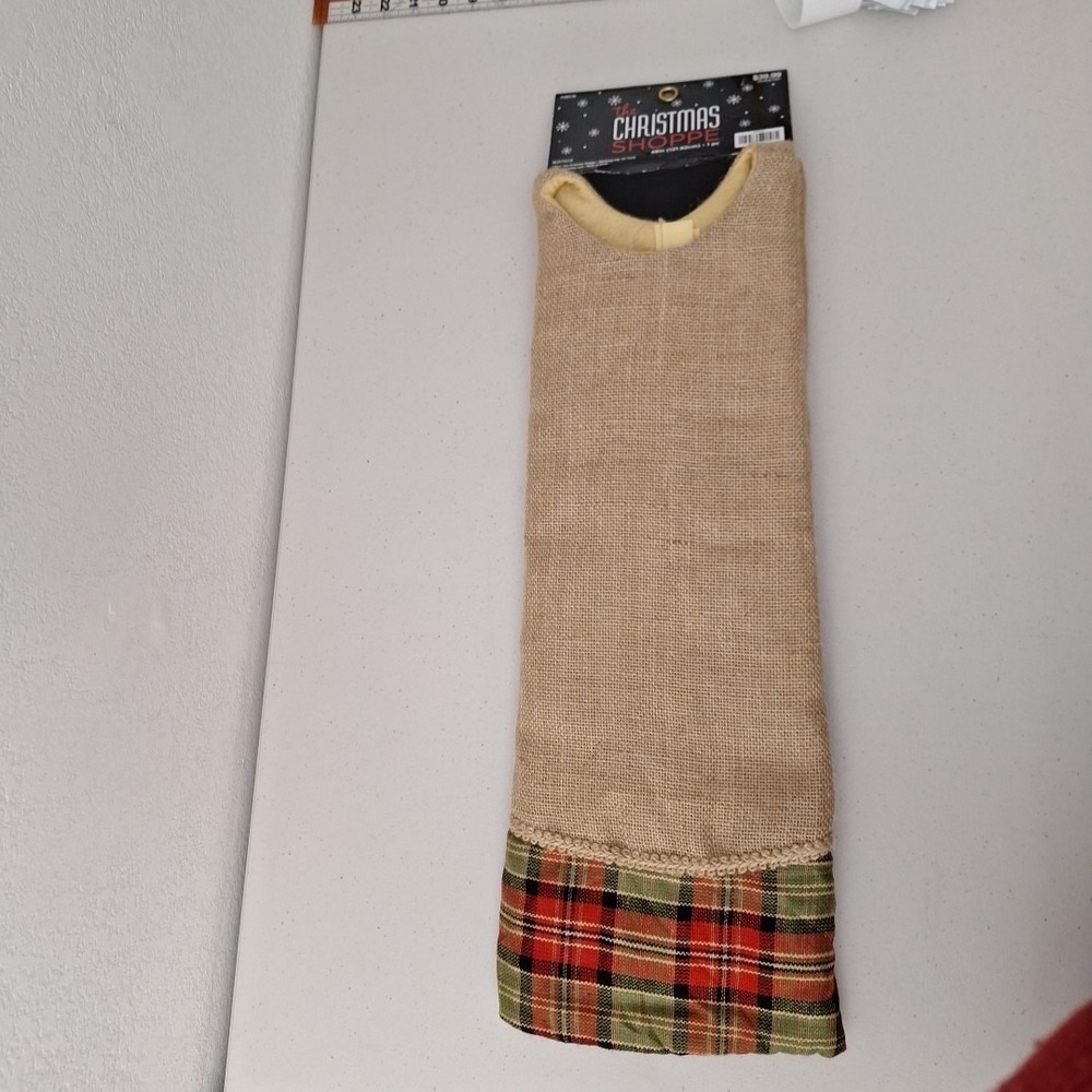 The Christmas Shoppe Tree Skirt Burlap and Red Green Plaid 48" NEW - Picture 11 of 12